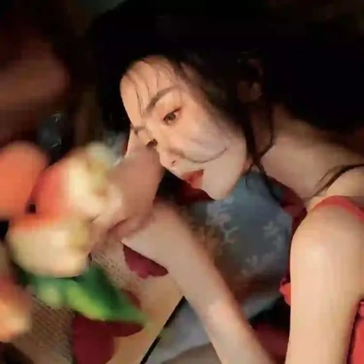 丧尸题材另类神作《活着》刘亚仁主演：足不出户如何在丧尸围城中生存？